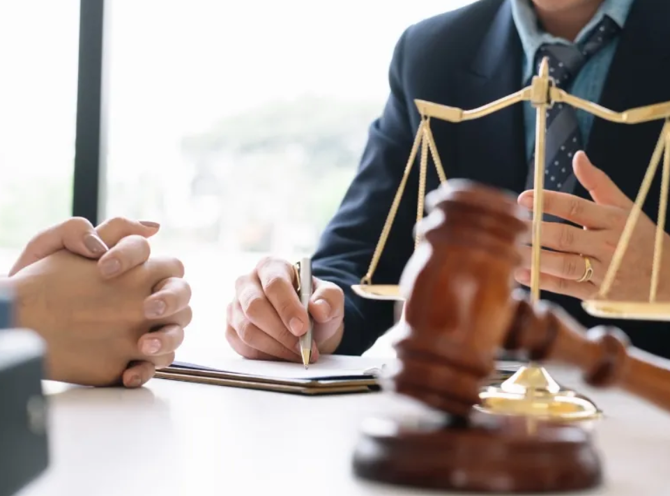 Thương lượng và hòa giải là bước đầu tiên nên thực hiện