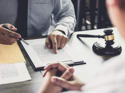 Phân biệt giữa tư vấn pháp lý và dịch vụ đại diện pháp luật