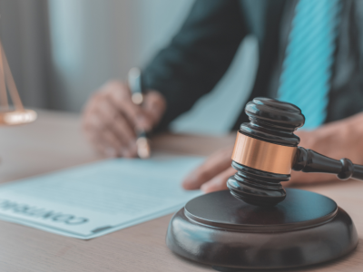 Quy trình thuê luật sư: Những điều doanh nghiệp cần biết