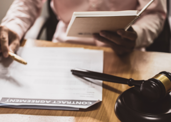 Thủ tục khởi kiện dân sự và các lỗi thường gặp