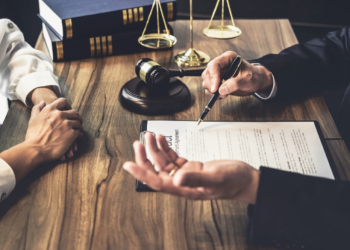 Chi phí thuê luật sư tại Việt Nam được tính như thế nào? Hiểu đúng để tránh tranh chấp