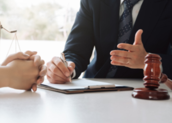 Luật sư bảo vệ quyền lợi cho người yếu thế: Trẻ em, người cao tuổi, người khuyết tật