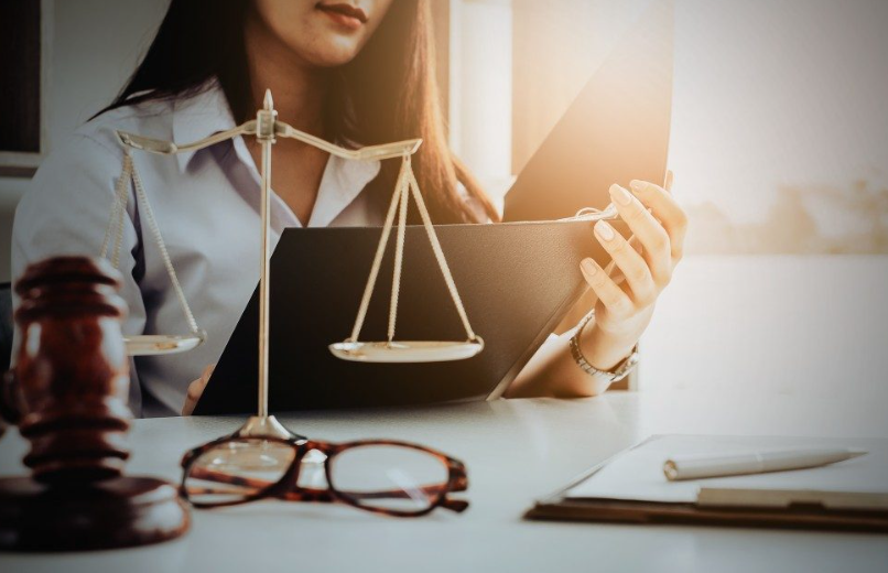 Luật Sư Chuyên Tranh Tụng: "Chiến Binh" Trên Mặt Trận Pháp Lý