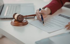 Luật sư chuyên bảo vệ quyền lợi người mua nhà, căn hộ – vì sao ngày càng cần thiết?