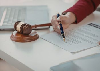 Luật sư chuyên bảo vệ quyền lợi người mua nhà, căn hộ – vì sao ngày càng cần thiết?
