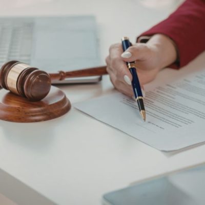 Luật sư chuyên bảo vệ quyền lợi người mua nhà, căn hộ – vì sao ngày càng cần thiết?